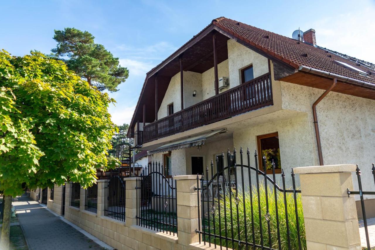 Zsolnay Apartman Siofok Exterior photo