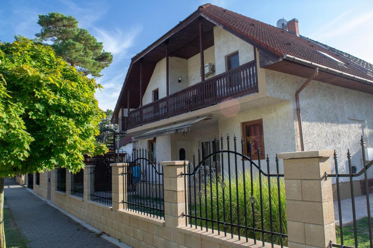 Zsolnay Apartman Siofok Exterior photo